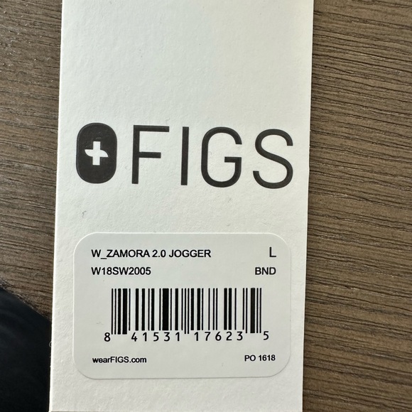 A brand NWT SCRUB ZAMORA JOGGERS- black m and burgundy l - Picture 3 of 4